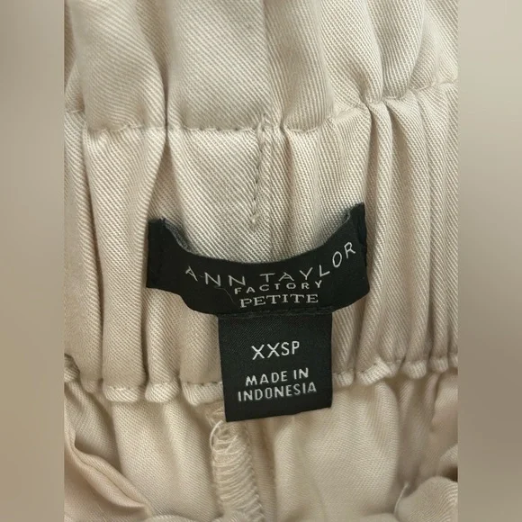 "NWT"Ann Tayor The Pull on Pant High Rise Ankle Beige Lyocell Sz.XXS Petite - Picture 3 of 12